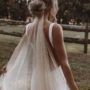 White pearl veil 35”